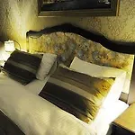 Taksim House 3*