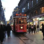 Taksim House 3*