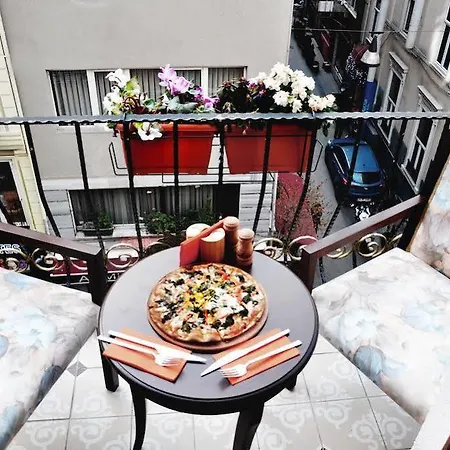 Taksim House 3*