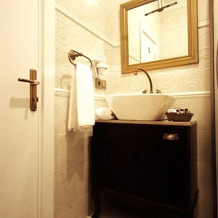 فندق Taksim House