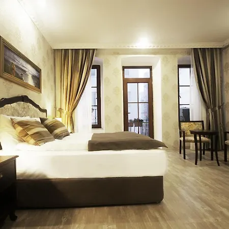 Taksim House 3*