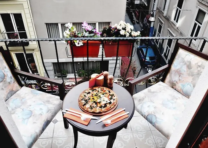 Taksim House 3*